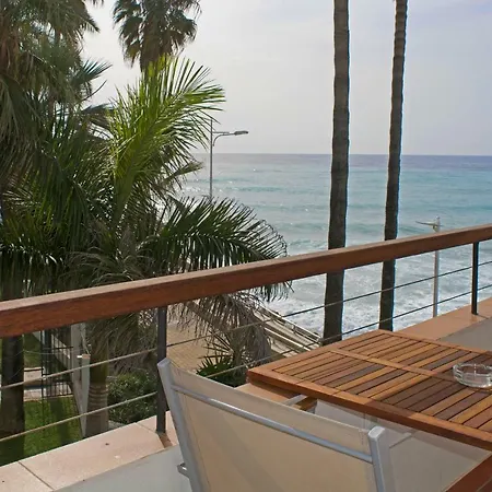 Playa Torrecilla Nerja