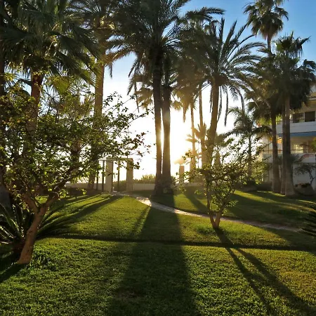 Playa Torrecilla Nerja