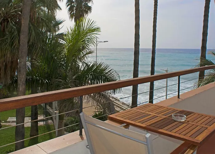 Playa Torrecilla Nerja